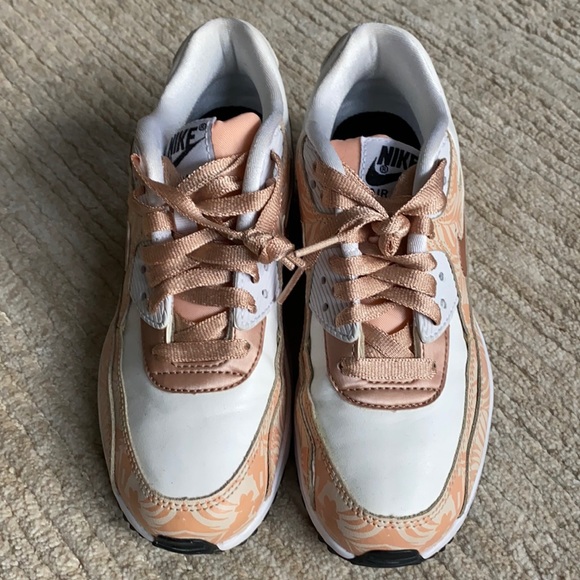 like new* Air Max 90 Rose Gold Floral - Picture 1 of 6